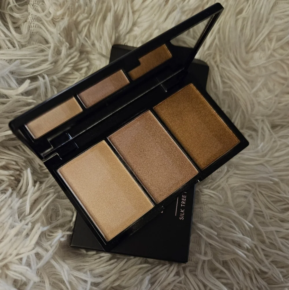 🆕 K❤️Voss Luminous Highlighter Palette - Heye Lighter